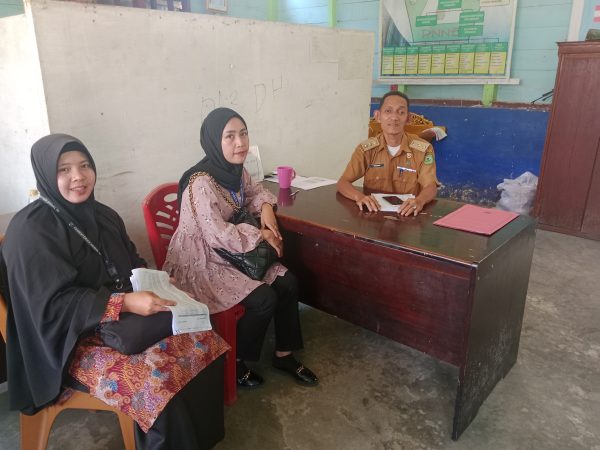4 Orang Anak Yatim Piatu di Kelurahan Kotasiantar Dapatkan Bansos dari Kemensos RI