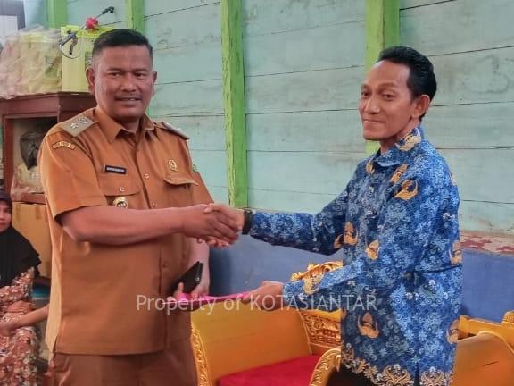 Penandatanganan Surat Perjanjian Program P3TGAI Desa Darussalam-Kelurahan Kotasiantar