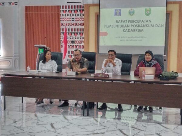 Kelurahan Kota Siantar Hadiri Sosialisasi Pembentukan Kelompok Keluarga Sadar Hukum dan Pos Bantuan Hukum di Kabupaten Mandailing Natal
